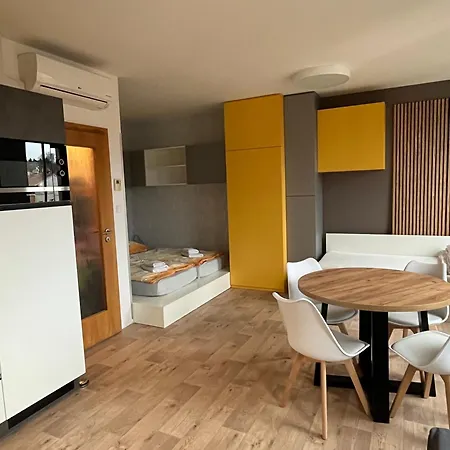 Yellow Deluxe Apartment