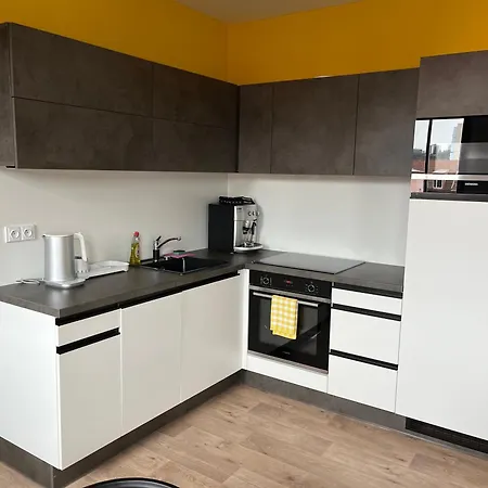 Apartment Yellow Deluxe *