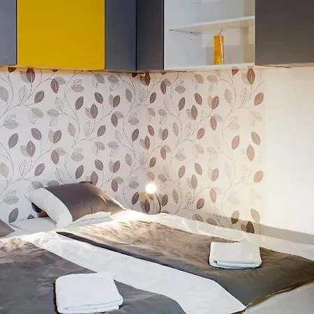 Yellow Deluxe Apartment